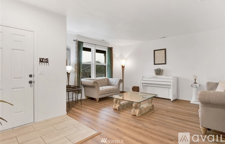 709 South Taft Street 4 Beds Single Family Home for Rent - Photo gallery 3
