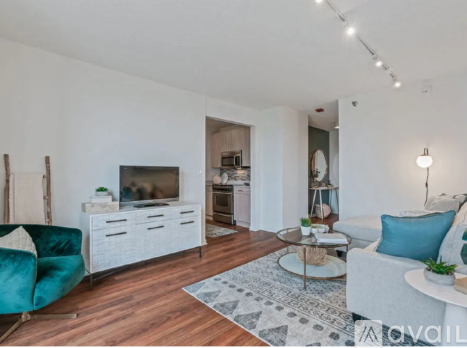 511 N Kingsbury St 1 Condo for Rent - Photo gallery 1