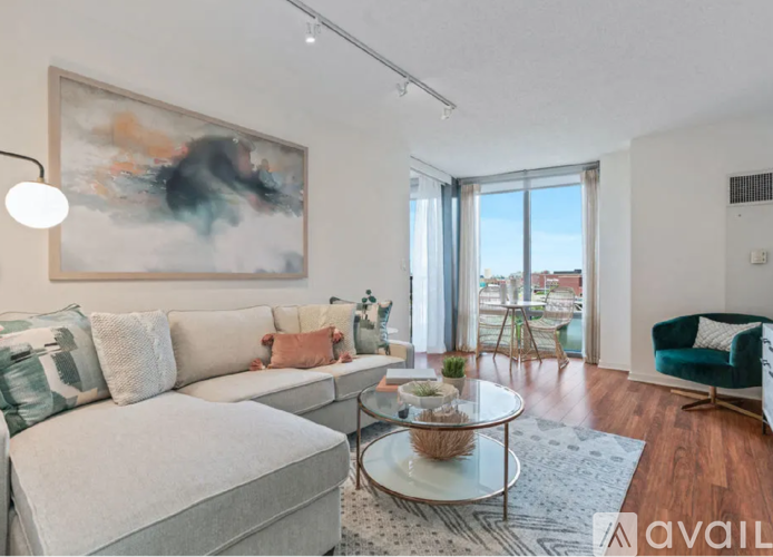 511 N Kingsbury St 1 Condo for Rent - Photo gallery 2