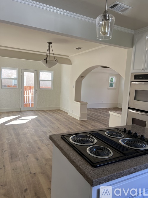 236 N Myers St 3 Beds Single Family Home for Rent - Photo gallery 5