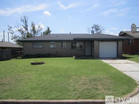 704 NW 1St St 3 Beds Apartment for Rent