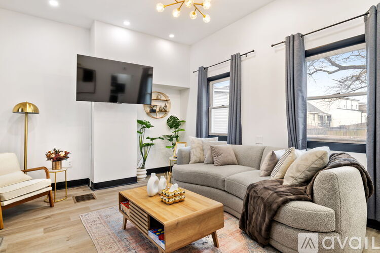 10 Carrie Street 3 Beds Single Family Home for Rent - Photo gallery 3