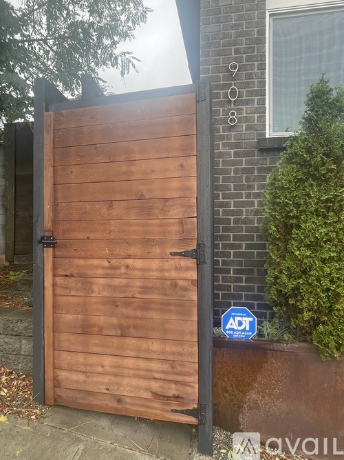 908 North 46th Street 3 Beds Townhouse for Rent - Photo gallery 3