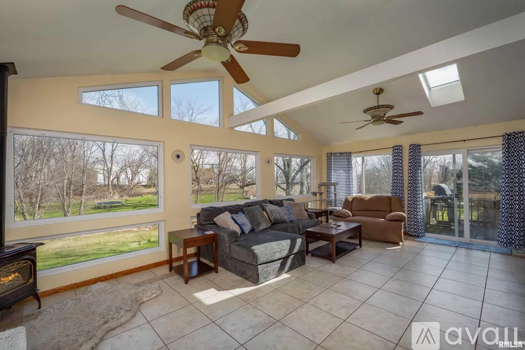 6520 West 60th Street 3 Beds Single Family Home for Rent - Photo gallery 5