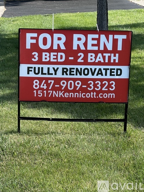 1517 North Kennicott Avenue 3 Beds Single Family Home for Rent - Photo gallery 1