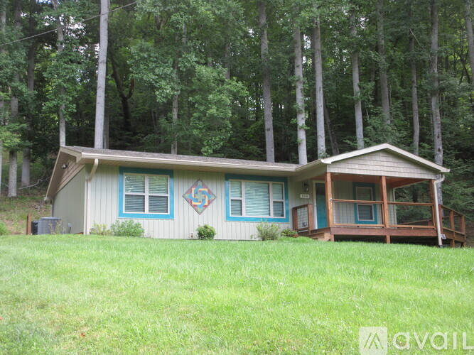 150 Old Sawmill Road 3 Beds Single Family Home for Rent - Photo gallery 1