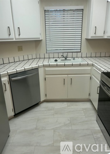 6252 Civic Terrace Ave 2 Beds Condo for Rent - Photo gallery 4