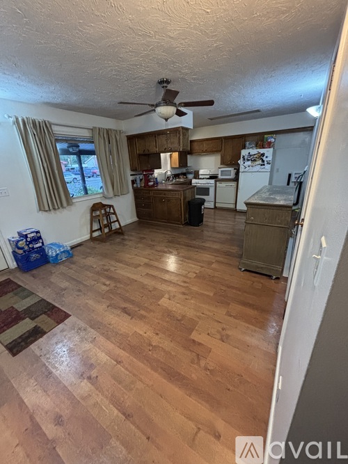 763 Grace Avenue 2 Beds Apartment for Rent - Photo gallery 2