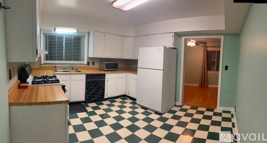 605 Hambley Boulevard 2 Beds Apartment for Rent - Photo gallery 2