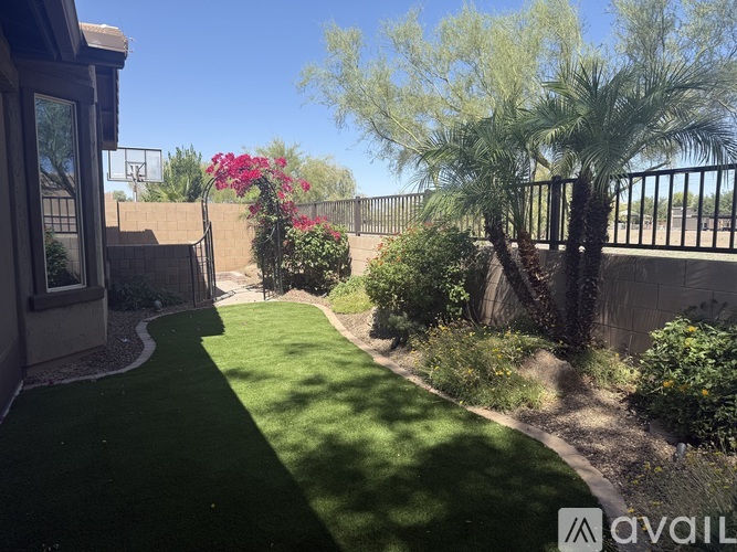 3432 East Strawberry Drive 4 Beds Single Family Home for Rent - Photo gallery 3