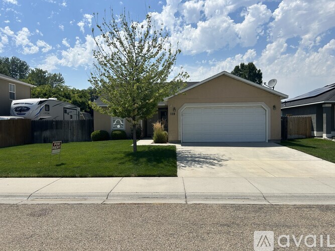 119 Midvale Avenue 3 Beds Single Family Home for Rent - Photo gallery 1
