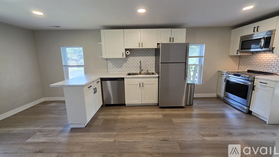 760 E Main St 2 Beds Apartment for Rent - Photo gallery 1