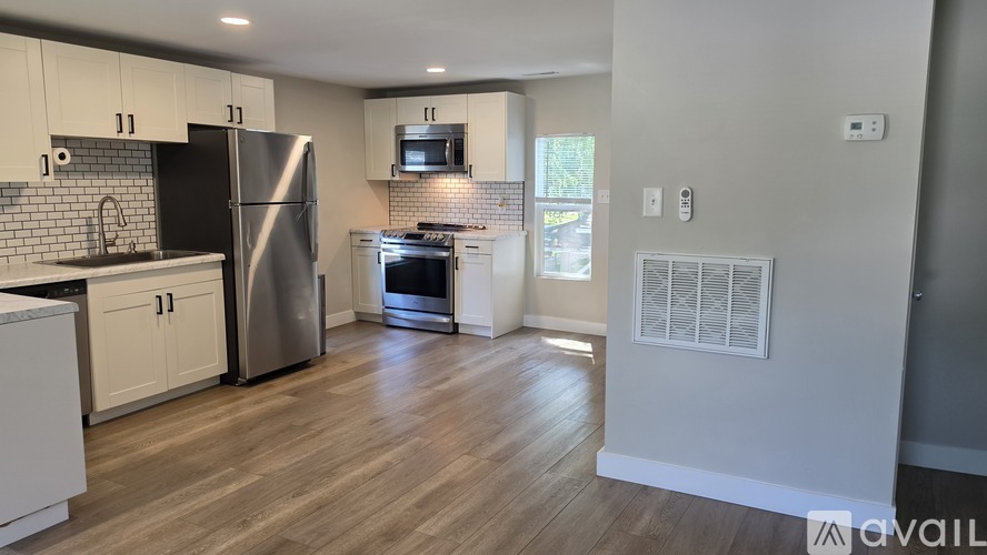 760 E Main St 2 Beds Apartment for Rent - Photo gallery 2