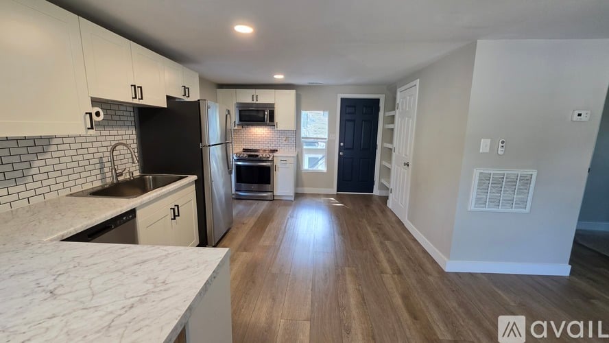 760 E Main St 2 Beds Apartment for Rent - Photo gallery 3