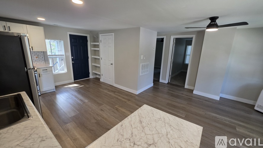 760 E Main St 2 Beds Apartment for Rent - Photo gallery 5