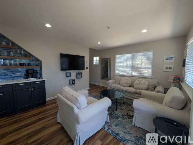 3051 Augusta St 3 Beds Condo for Rent - Photo gallery 4