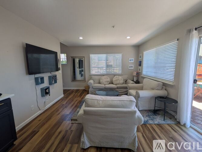 3051 Augusta St 3 Beds Condo for Rent - Photo gallery 5