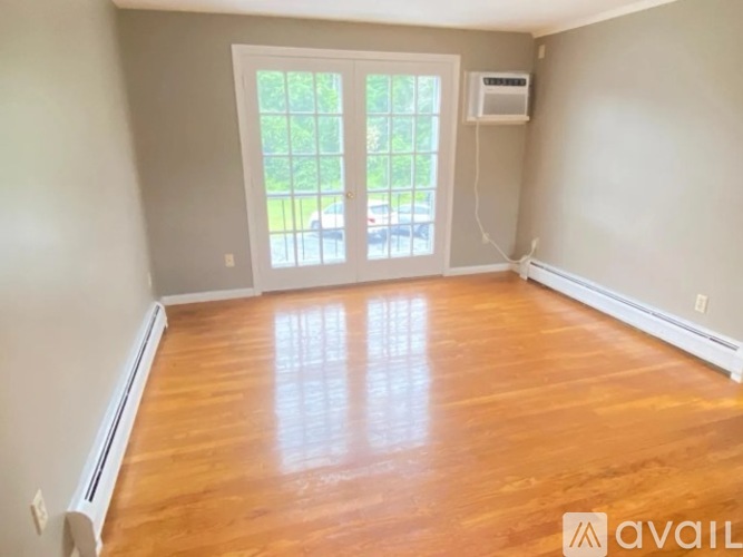 174 Tyngsboro Road 2 Beds Apartment for Rent - Photo gallery 1