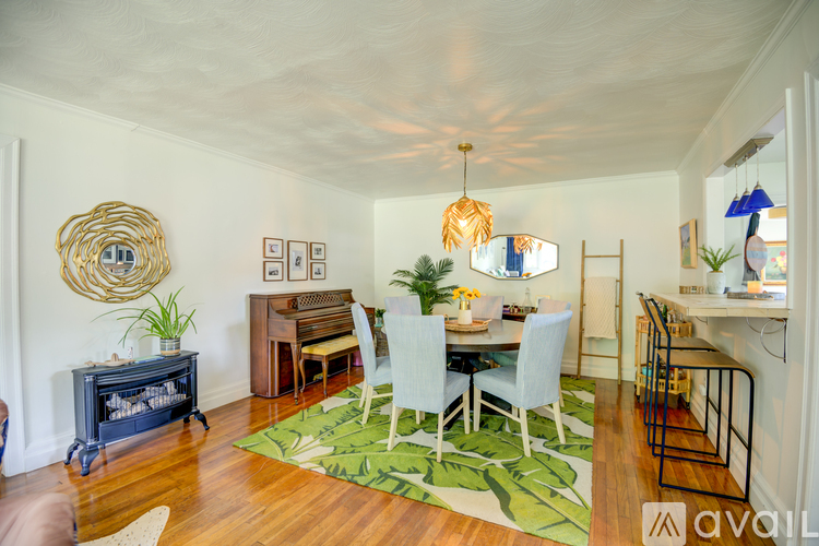 1523 Rhem Avenue 3 Beds Single Family Home for Rent - Photo gallery 2