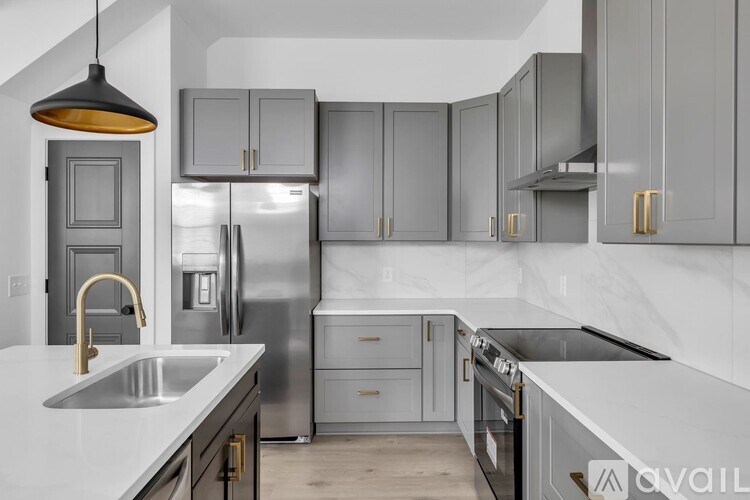 2110B 11th Avenue North 4 Beds Single Family Home for Rent - Photo gallery 2