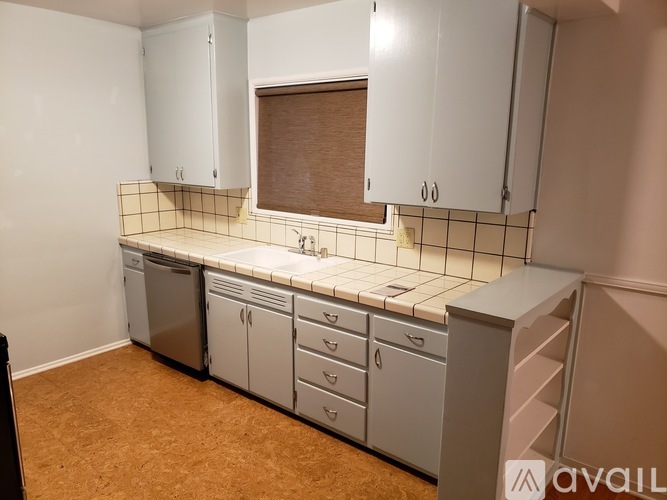 5059 Serrania Ave 3 Beds Single Family Home for Rent - Photo gallery 4