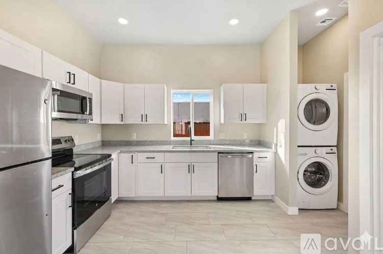 1325 West Speedway Boulevard 3 Beds Apartment for Rent - Photo gallery 2