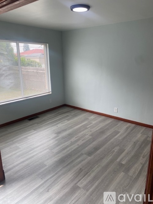 15396 Juliana Ave 3 Beds Single Family Home for Rent - Photo gallery 4