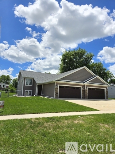 2721 Kellogg Avenue 3 Beds Apartment for Rent - Photo gallery 1