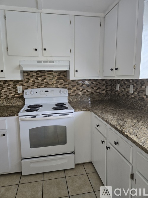 618 Robin St 4 Beds Single Family Home for Rent - Photo gallery 5