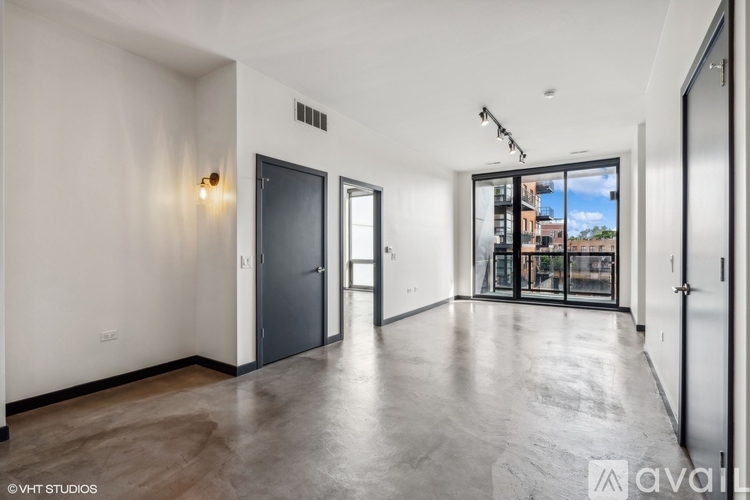 1645 N Milwaukee Ave 2 Beds Apartment for Rent - Photo gallery 1