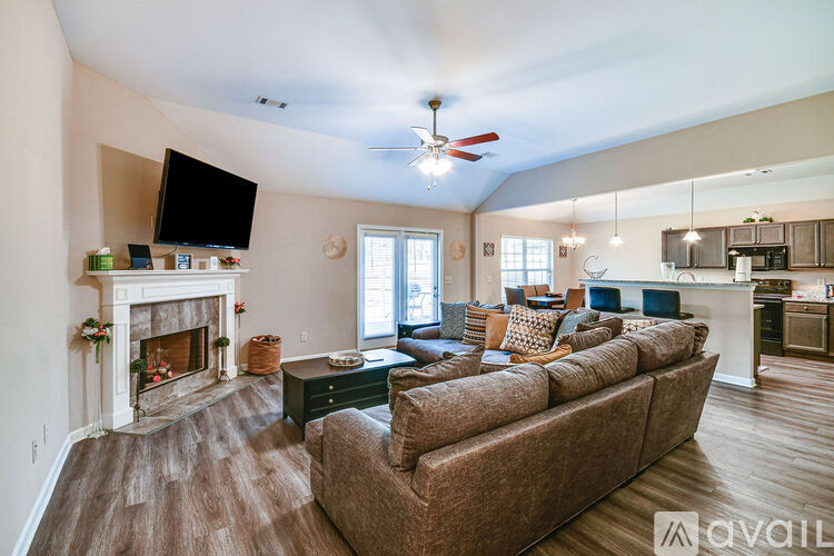 706 Park Lane 4 Beds Single Family Home for Rent - Photo gallery 2