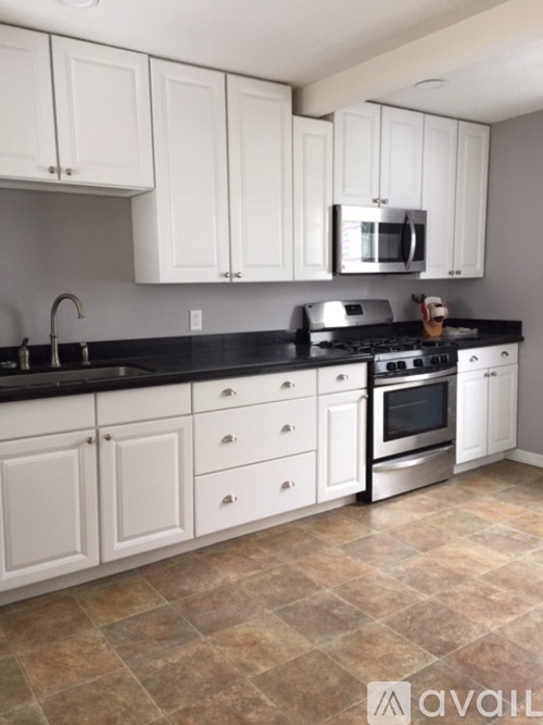 111 Arch St 3 Beds Single Family Home for Rent - Photo gallery 4