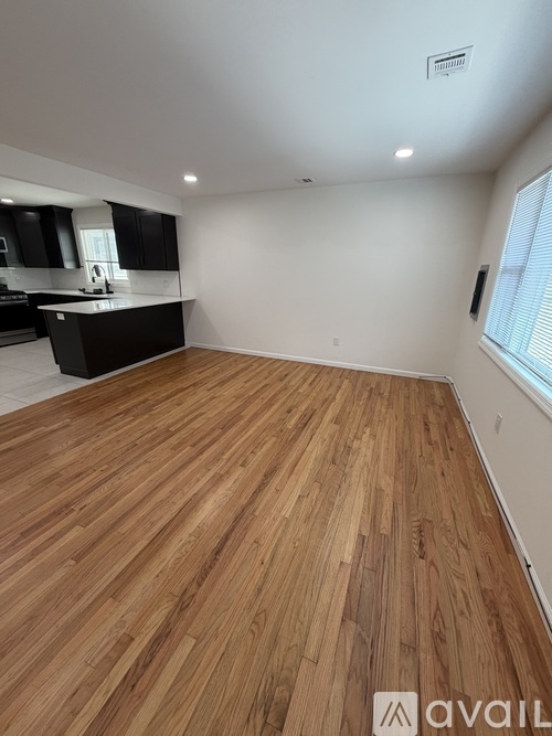 1058 E 25th St 2 Beds Apartment for Rent - Photo gallery 5