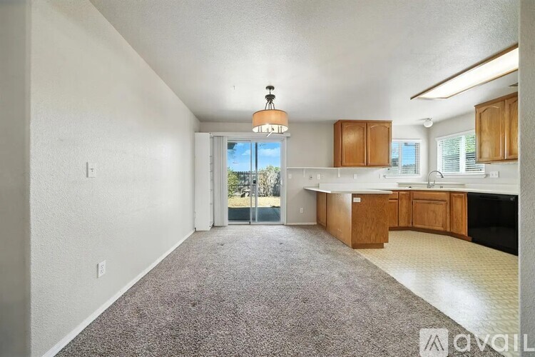 843 Montcrest Drive 4 Beds Single Family Home for Rent - Photo gallery 2