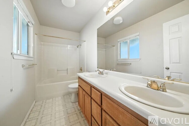 843 Montcrest Drive 4 Beds Single Family Home for Rent - Photo gallery 5