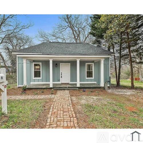 8 Long Street 3 Beds Single Family Home for Rent - Photo gallery 2