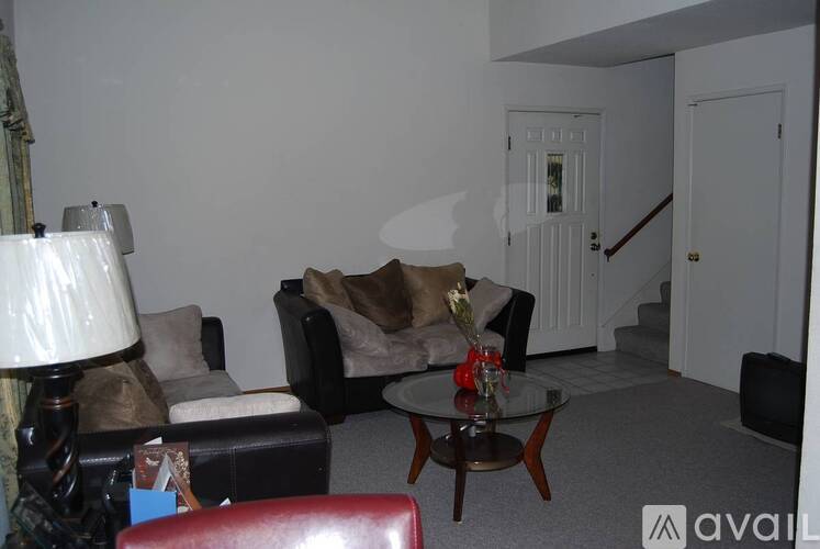 589 Rose Avenue 3 Beds Condo for Rent - Photo gallery 2