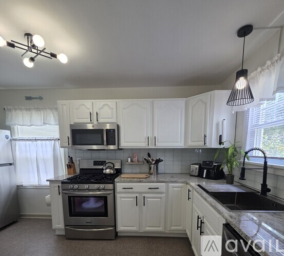 915 Mackow Drive 3 Beds Single Family Home for Rent - Photo gallery 4