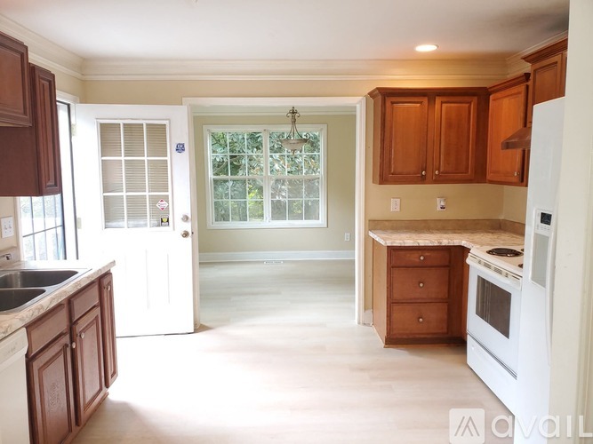 1456 Kennesaw Dr NW 4 Beds Single Family Home for Rent - Photo gallery 4