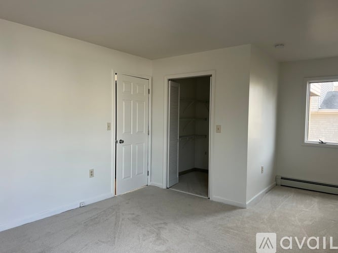 35 Bay Way 1 Apartment for Rent - Photo gallery 3