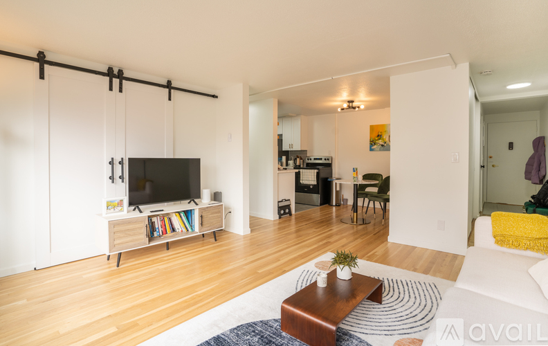 919 2nd Avenue West 1 Condo for Rent - Photo gallery 3
