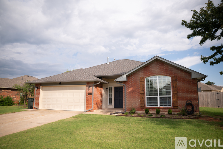 2916 East Lake Drive 3 Beds Single Family Home for Rent - Photo gallery 1