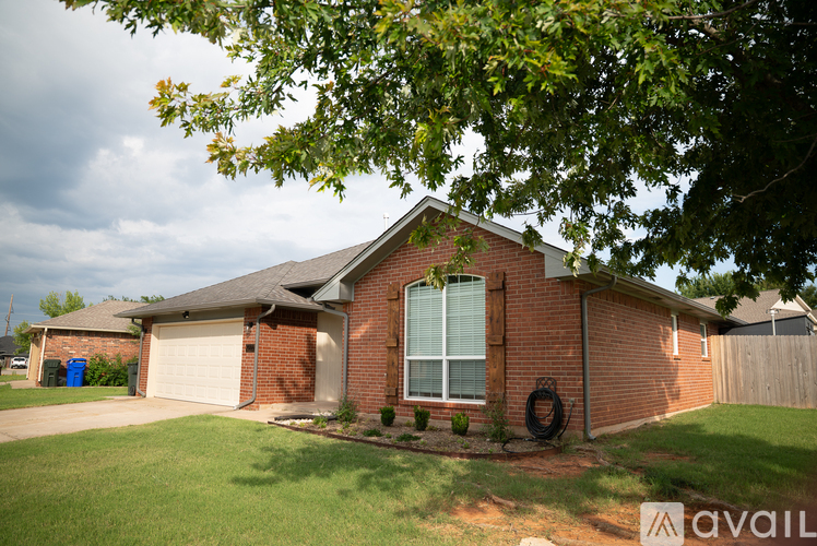 2916 East Lake Drive 3 Beds Single Family Home for Rent - Photo gallery 2