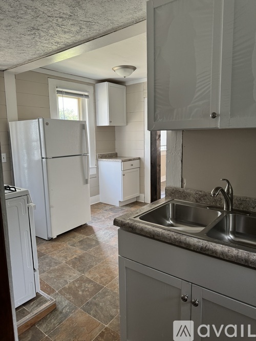 672 N Jefferson St 1 Single Family Home for Rent - Photo gallery 4