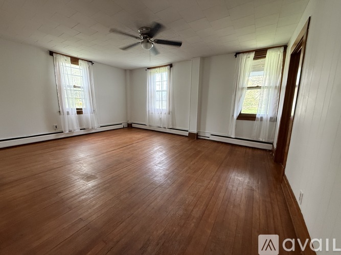 355 Main Street 2 Beds Apartment for Rent - Photo gallery 4