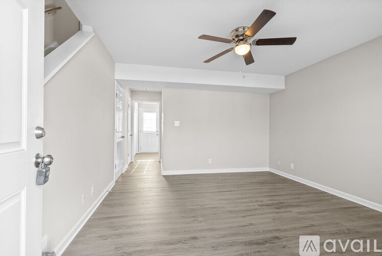 1880 Waters Edge Dr 2 Beds Townhouse for Rent - Photo gallery 3