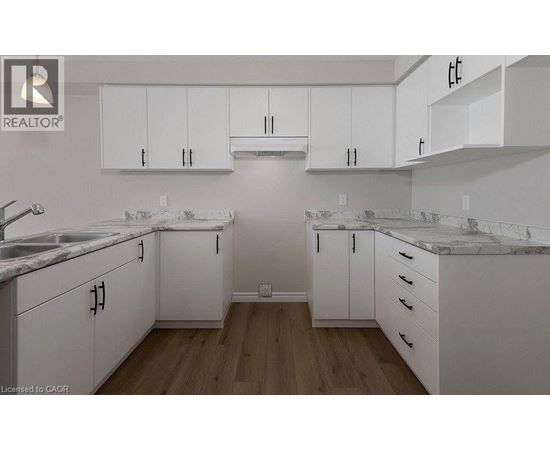 25 BECKER Street 3 Beds Home, Townhouse for Rent - Photo gallery 2