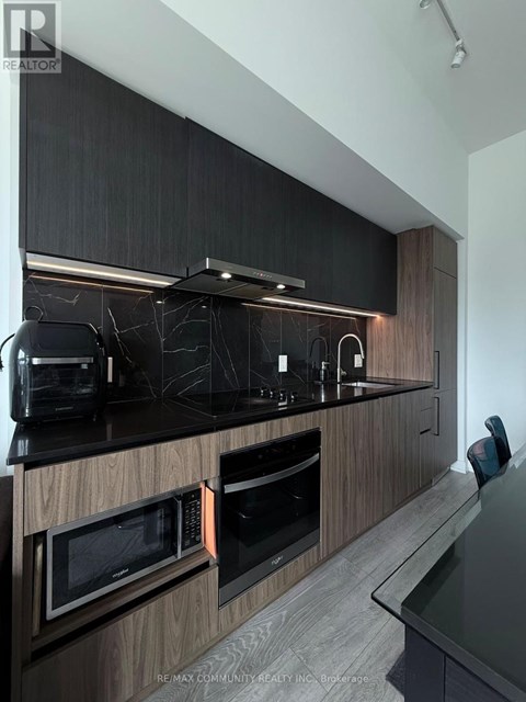 122 - 1100 SHEPPARD AVENUE W 2 Beds Apartment for Rent