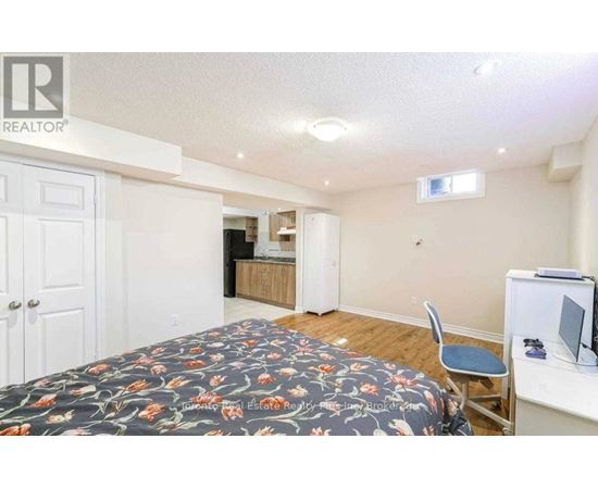 #LOWER - 42 CRYSTALVIEW CRESCENT Studio House for Rent - Photo gallery 4