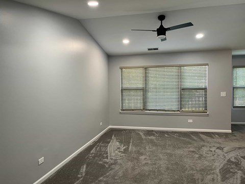 Unit 3 2 Beds Apartment for Rent